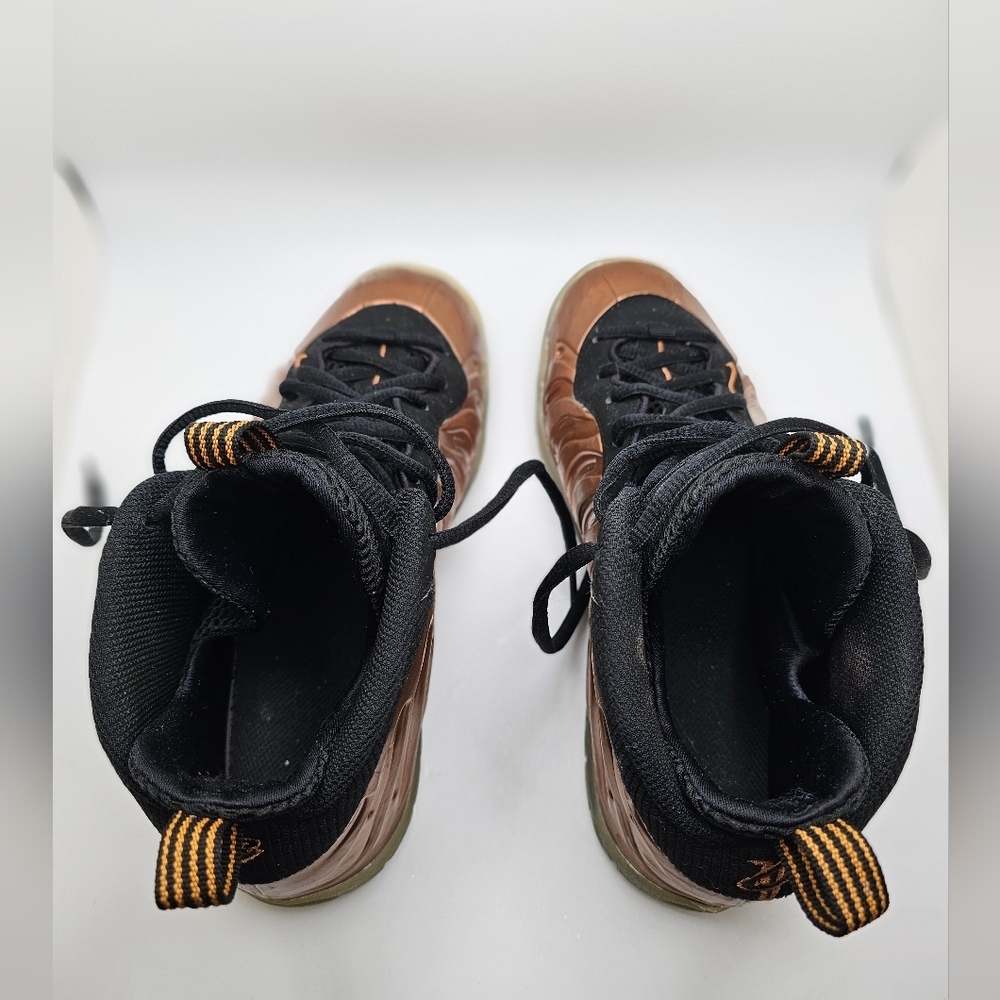 Nike - Picture 2 of 12